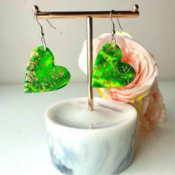 Gorgeous Hand made Lime Green & Gold Sweet Heart Light weight Cute earrings - Picture 9 of 10